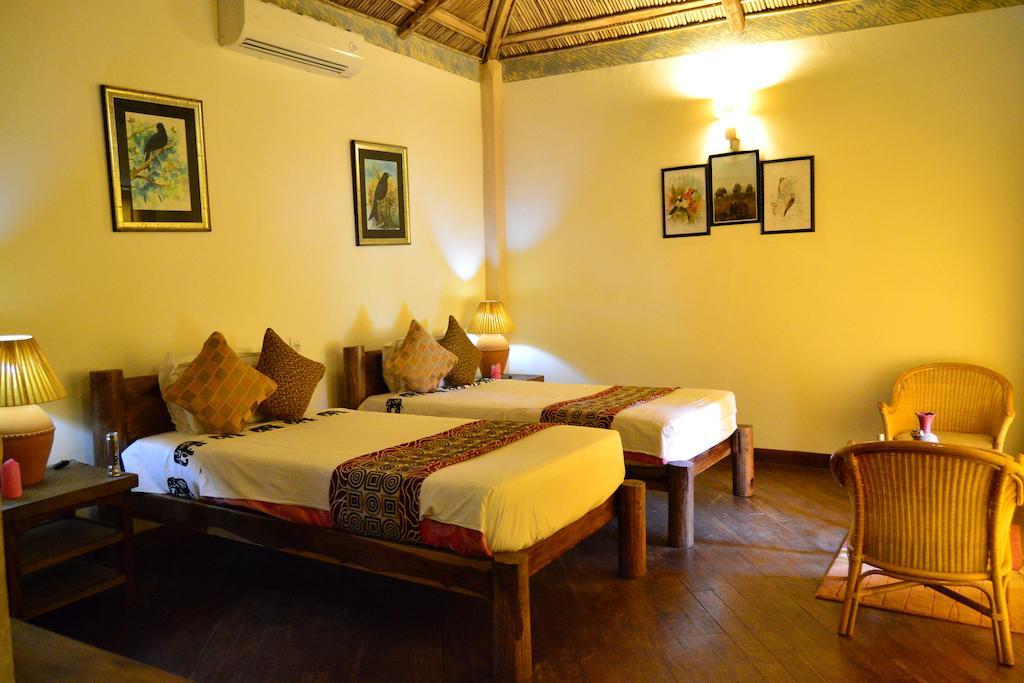 Temple Tiger Green Jungle Resort Kawasoti Room photo